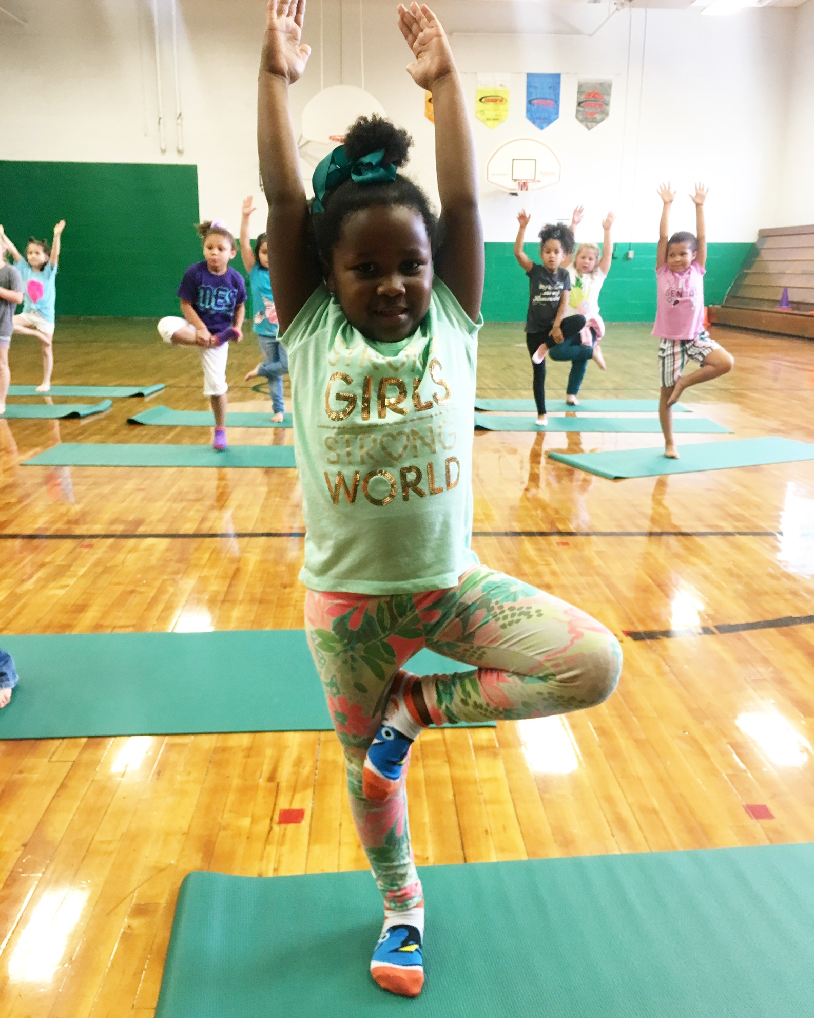 BALEAF Youth Girl's Athletic Dance Leggings Compression Pants Running  Active Yoga Tights with Back Pocket Black M - Walmart.com
